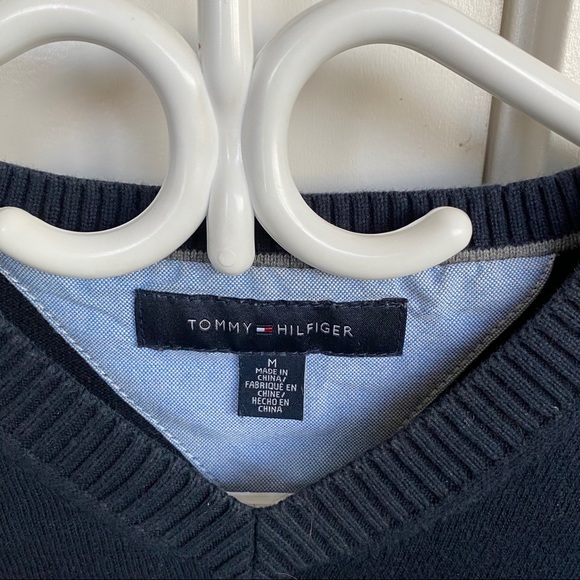 Tommy Hilfiger sweater - Picture 2 of 3